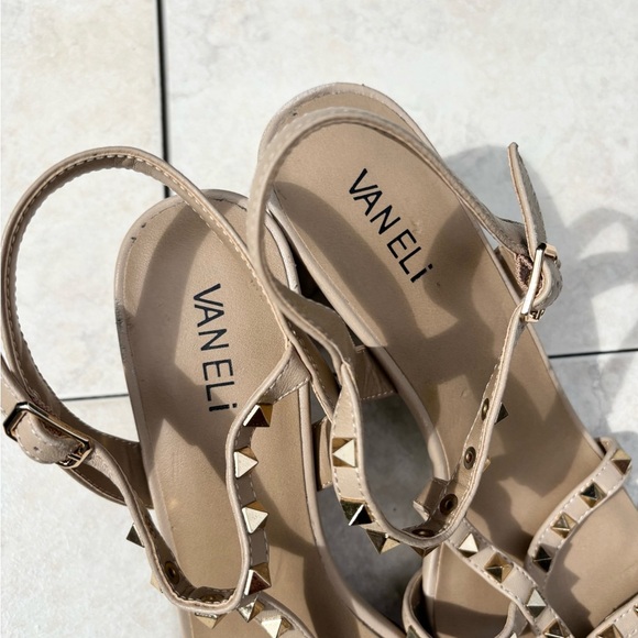 Vaneli studded tan strappy block heels size 10
Narrow - Picture 3 of 6